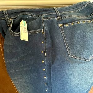 New Directions Straight Leg Jean